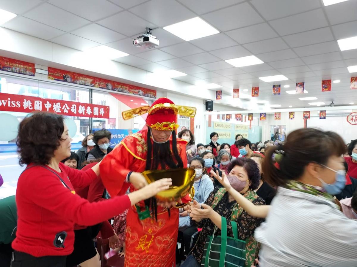 新春團拜台北壓軸，王博士號召大家快馬加鞭，一起將腳步邁向世界的每一個角落圖細胞營養之14